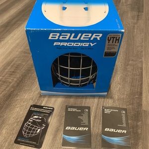 Bauer Prodigy youth hockey helmet